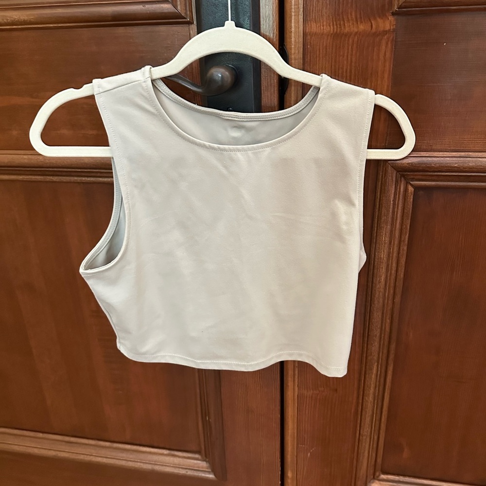 Beyond Yoga Cream Sleeveless Crop Tank Top